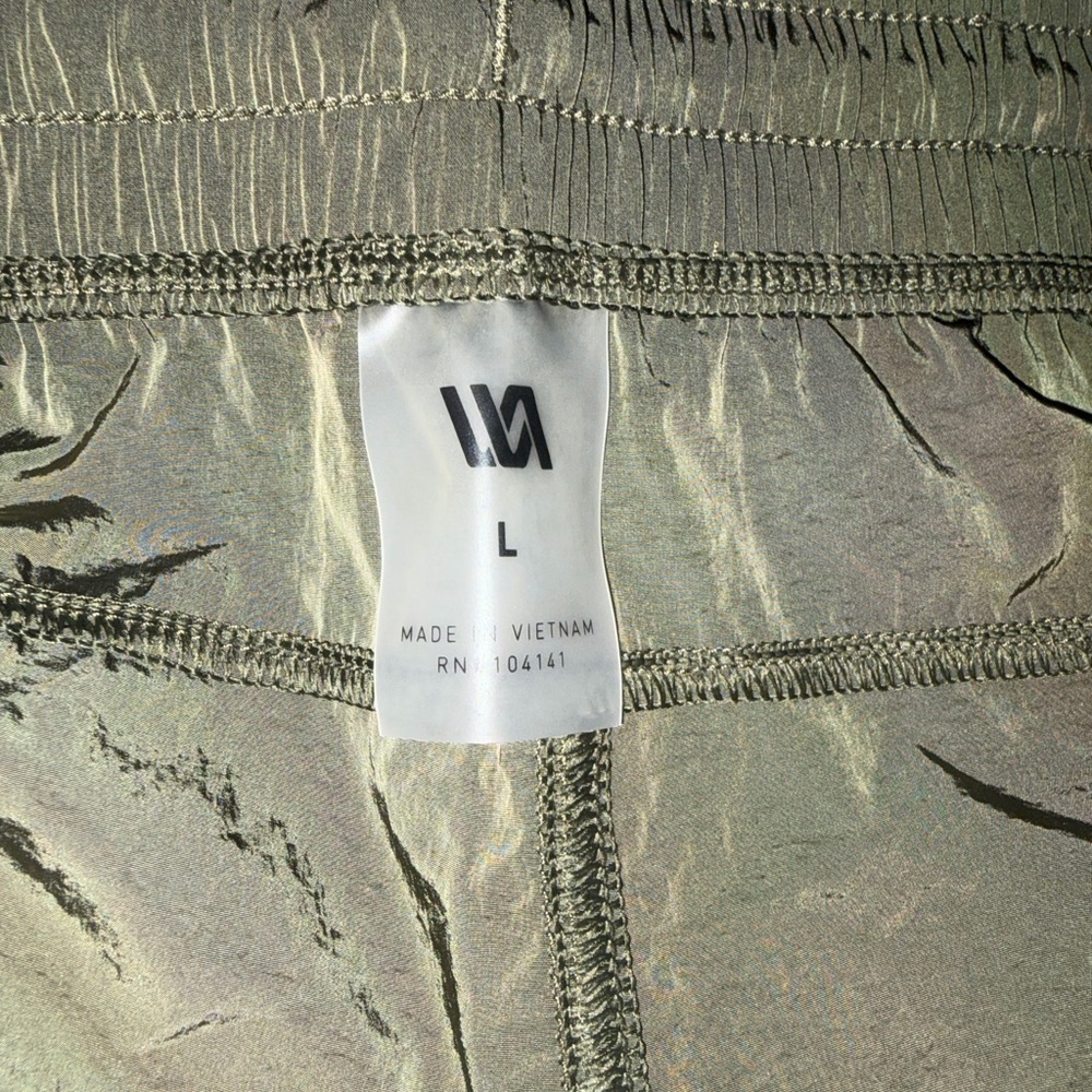 Men’s New VRST Men's 7" All-In Unlined Short Shorts Olive Green Shine Size - Picture 2 of 10